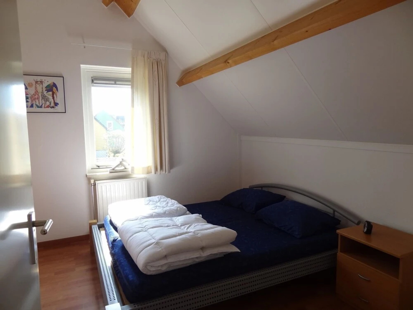 Spacious Holiday Home With Wifi, Beach at 200 m