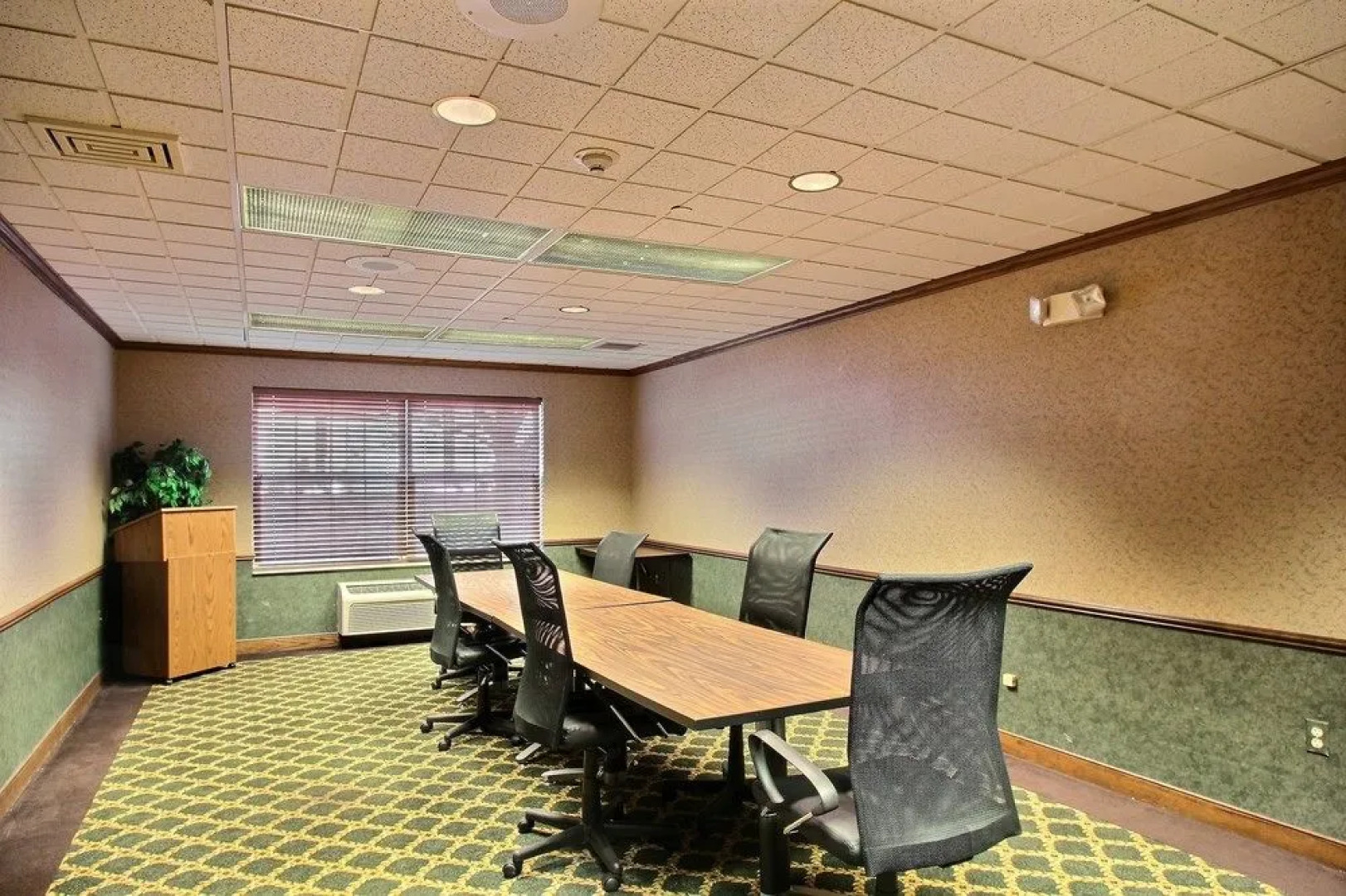 Holiday Inn Express Hotel & Suites Oshkosh Stateroute 41