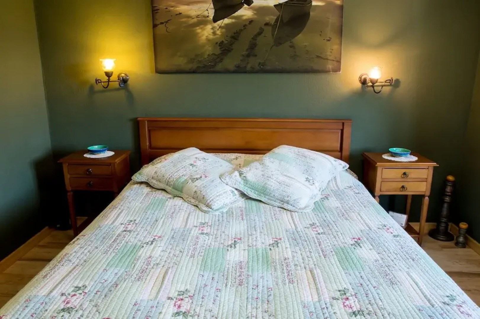 Important Group Villa Costa