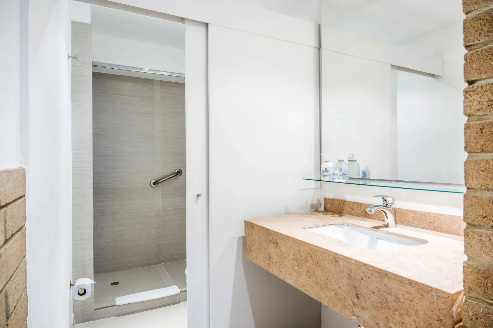 Viaggio Teleport Suites