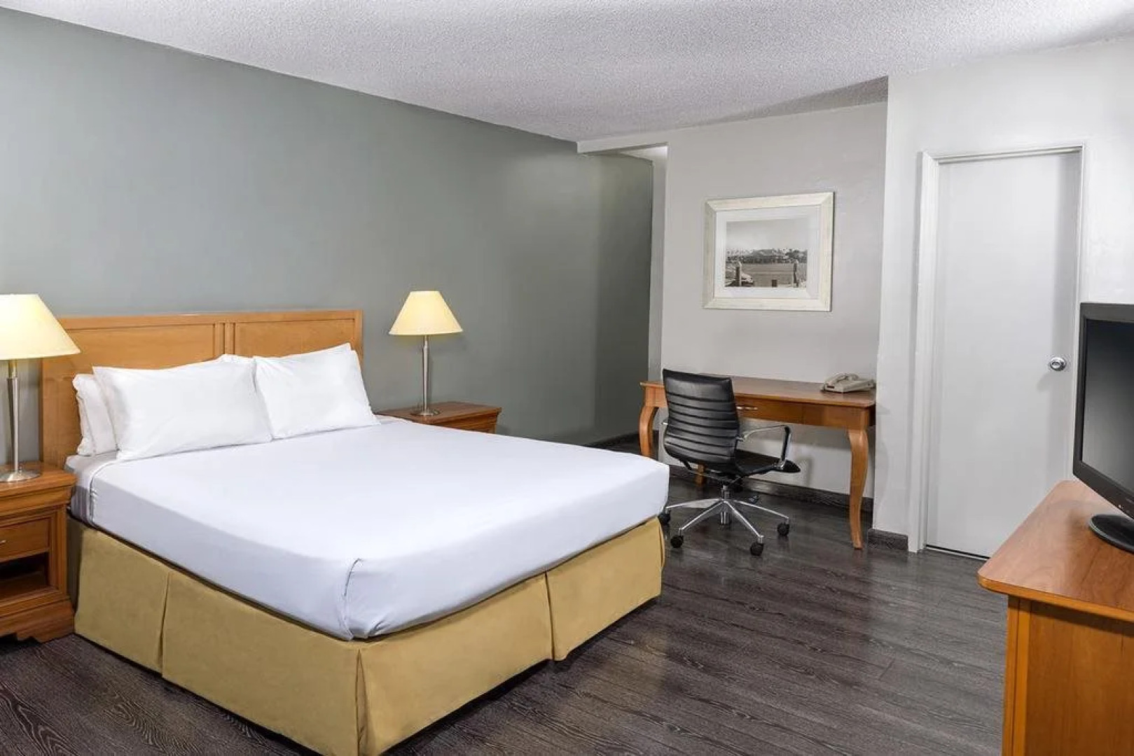 The Sojourn Los Angeles - Sherman Oaks