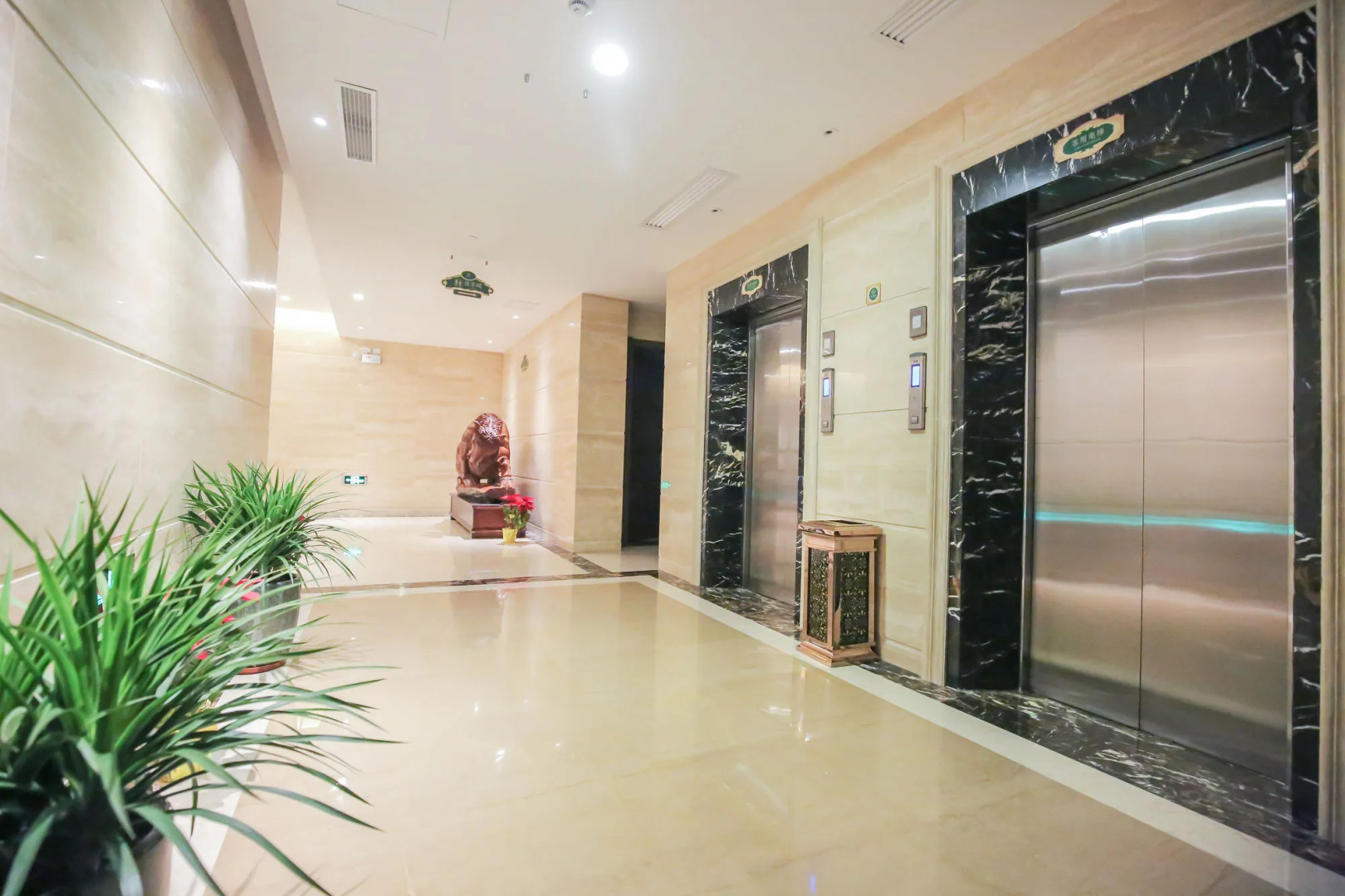 New Knight Royal Hotel Airport and International Resort