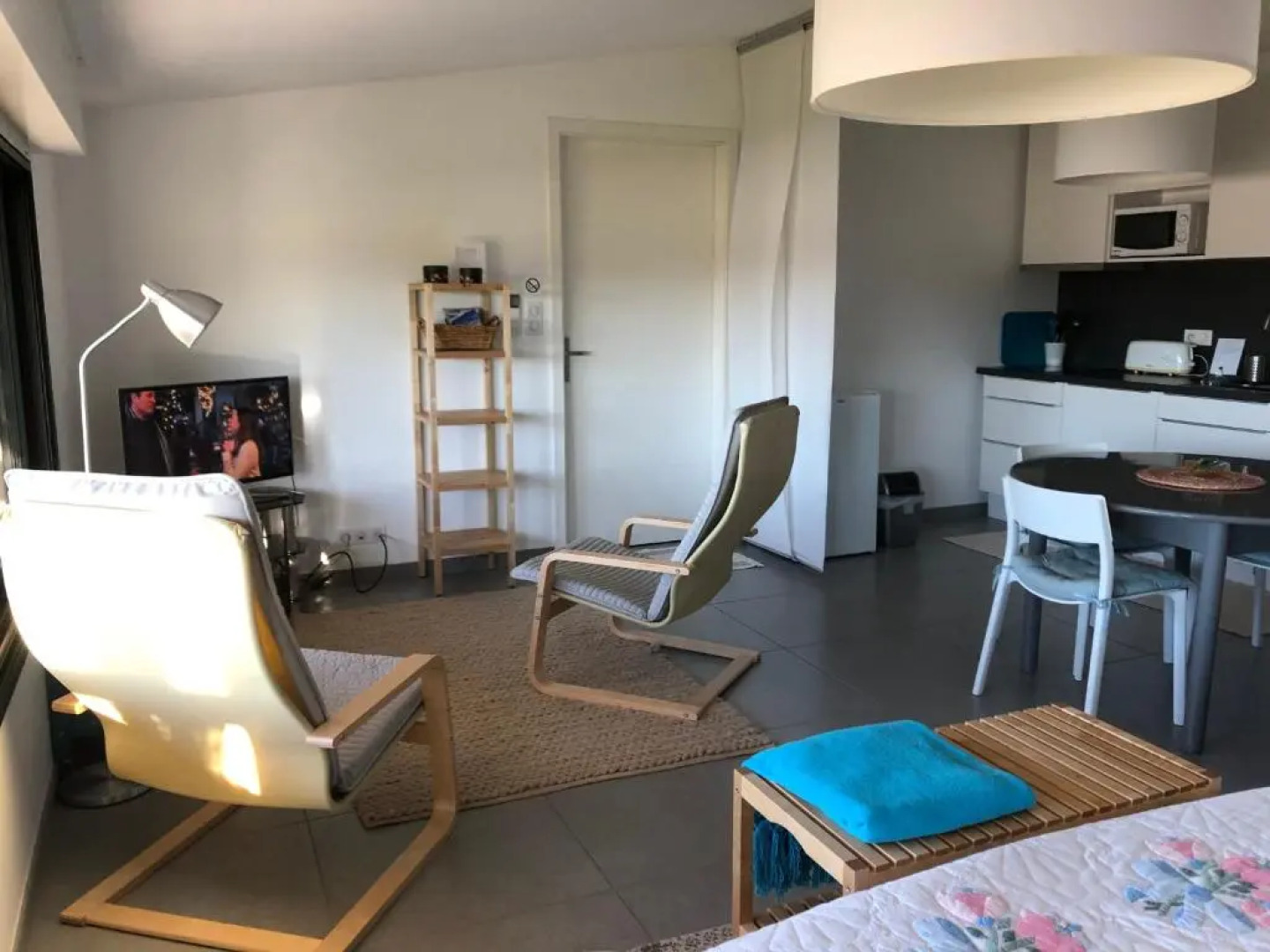 Gite-Grand studio contemporain proche Toulouse dans domaine Equestre