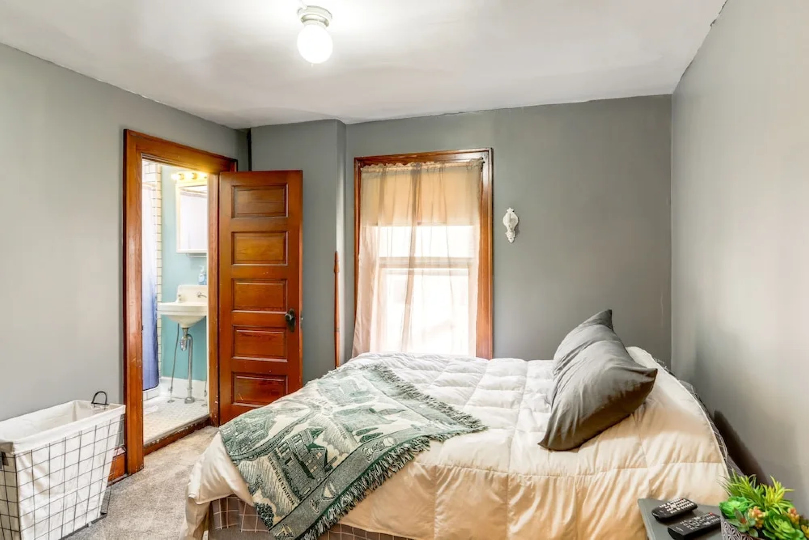 Historic Tiffin Home ~ Half Mi to University!