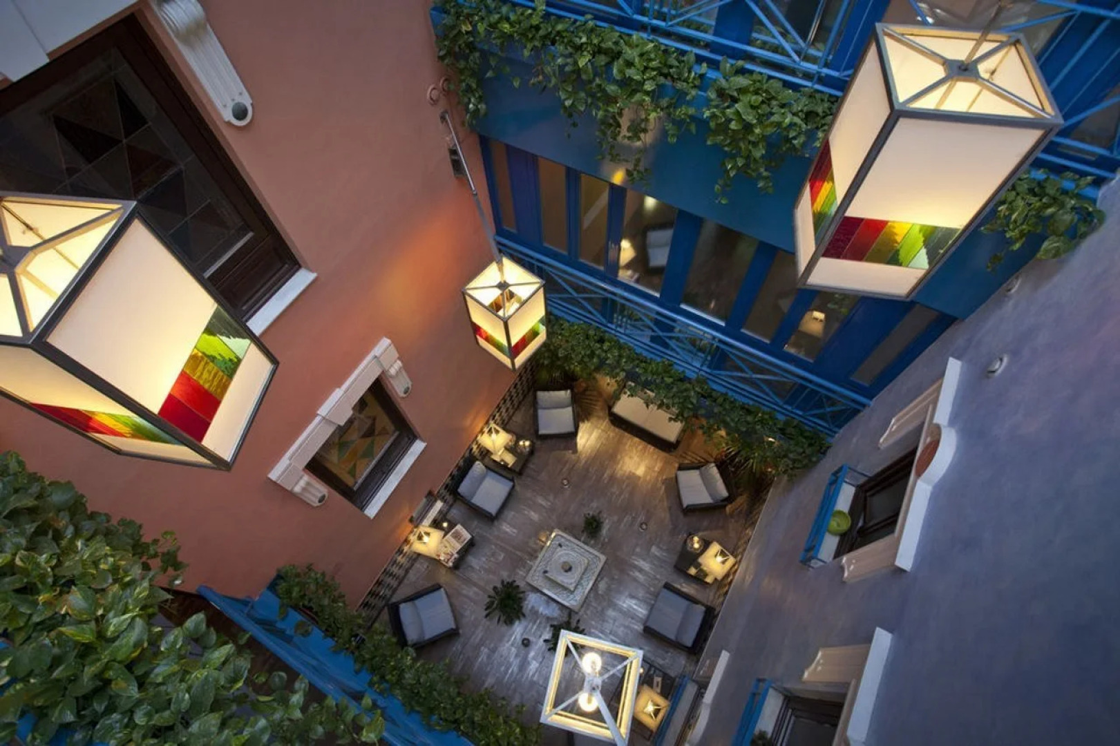 Suites Gran Via 44 Apartahotel