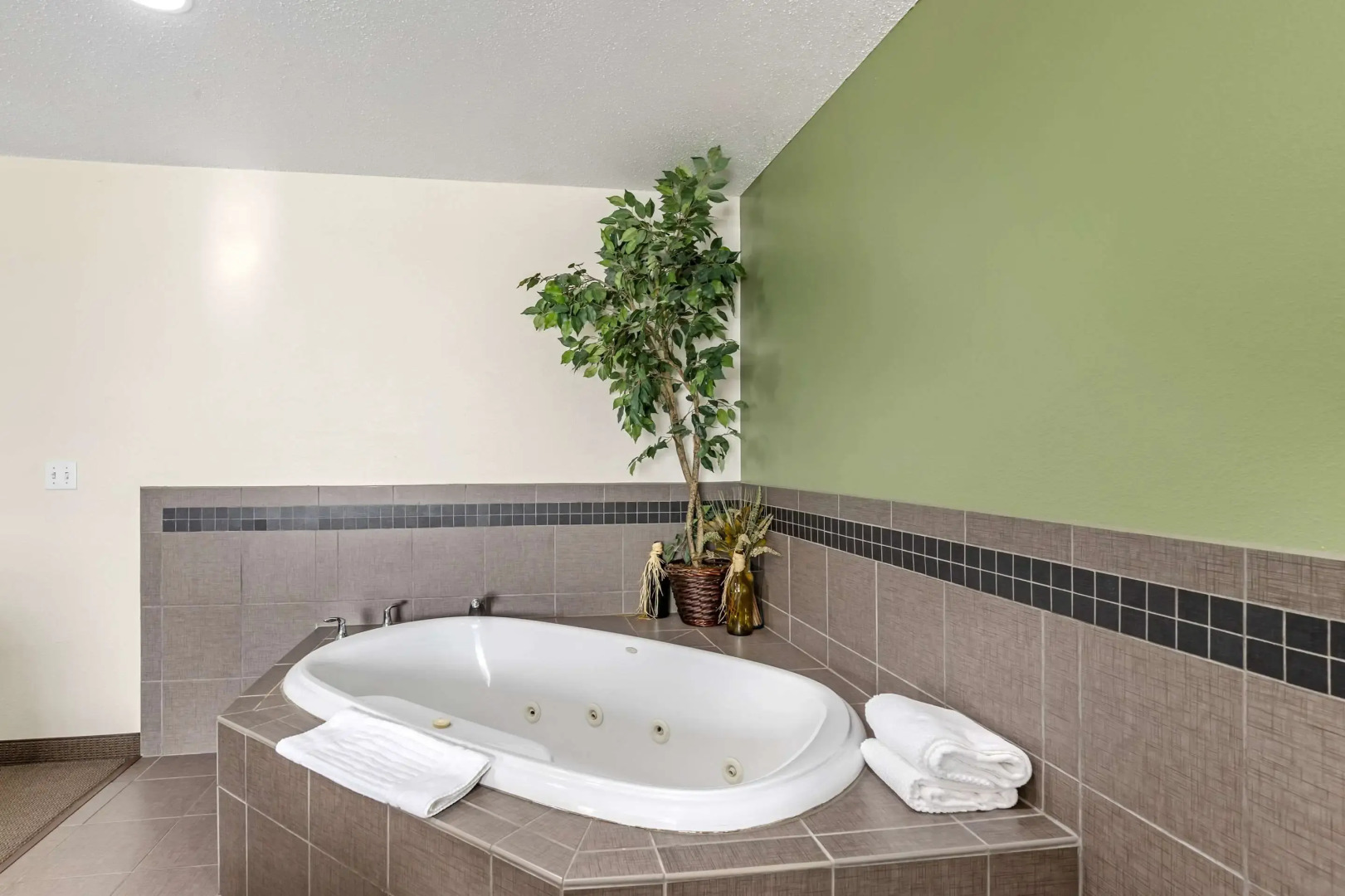 Sleep Inn & Suites Charles City