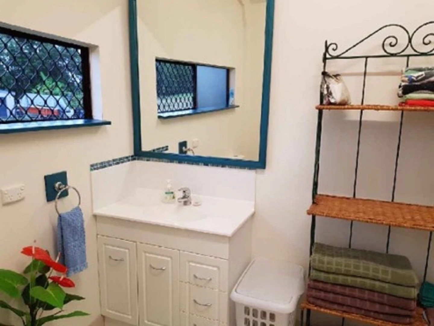 Froggy Hollow Holiday Cottage