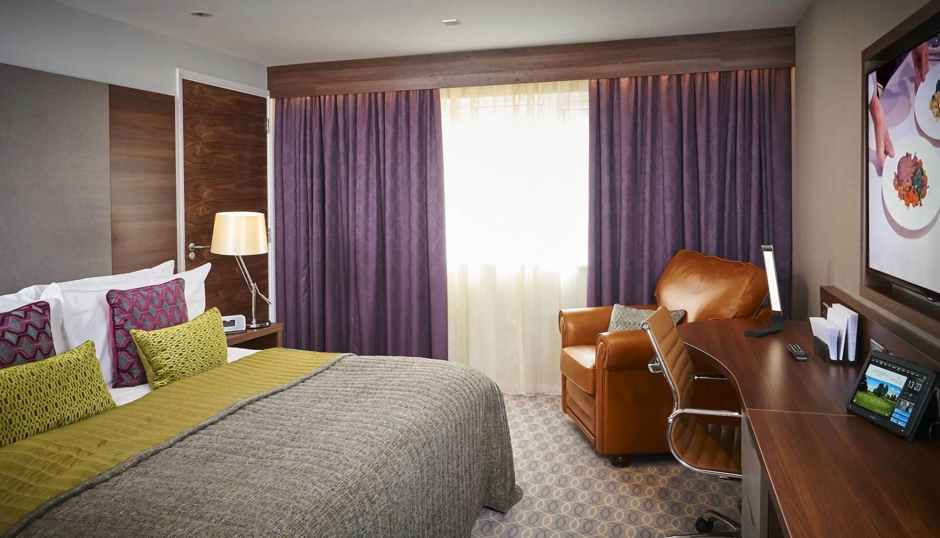 Drift Inn (Formerly The Waterfront Hotel)