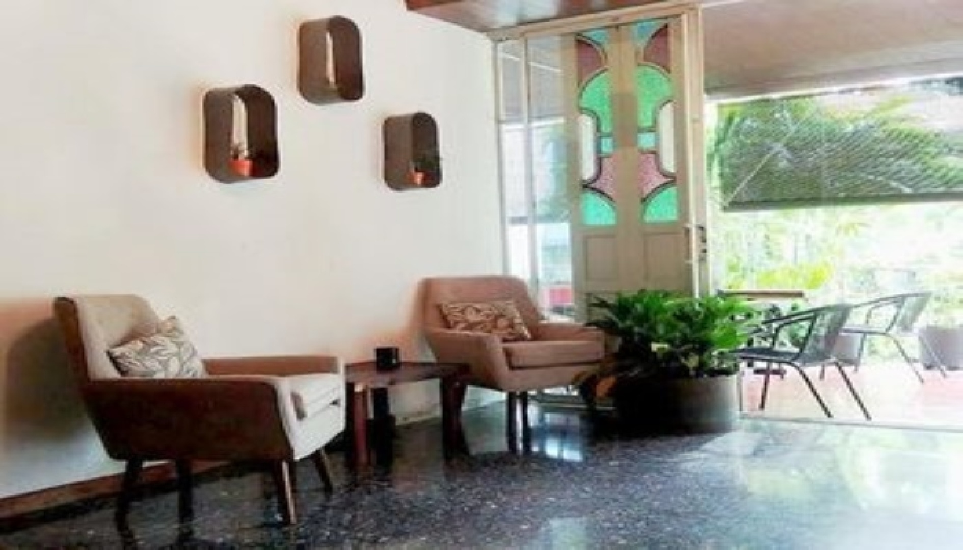 Cinco Hotel