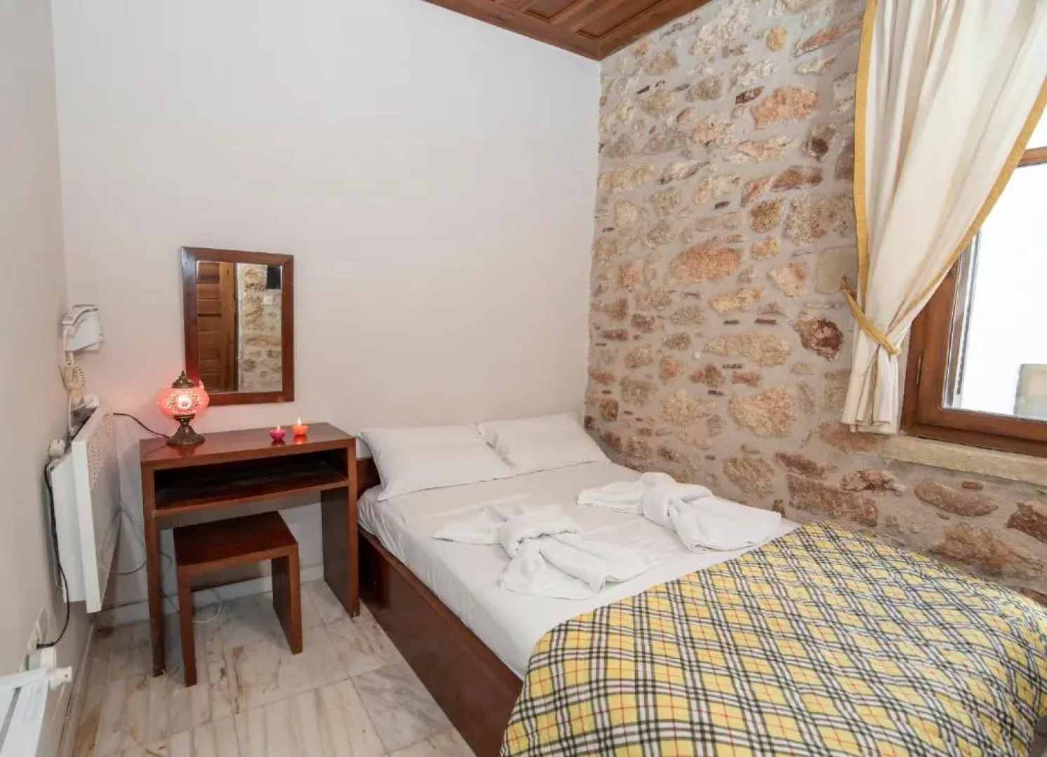 Aeolos Guesthouse