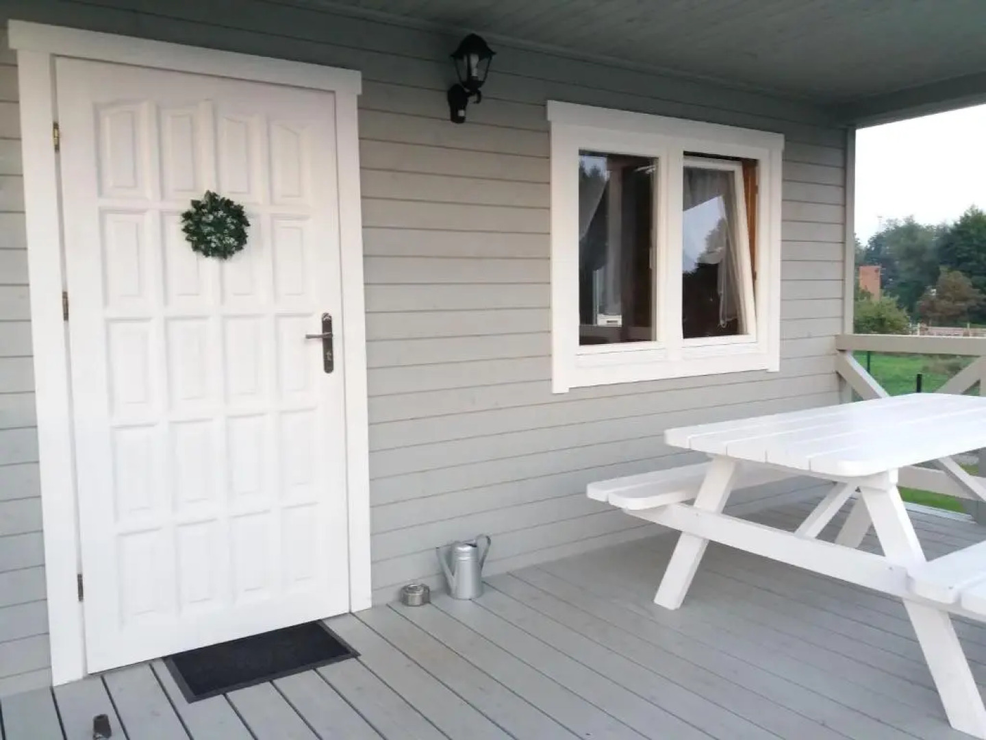 Szary Domek Nad Jeziorem 2