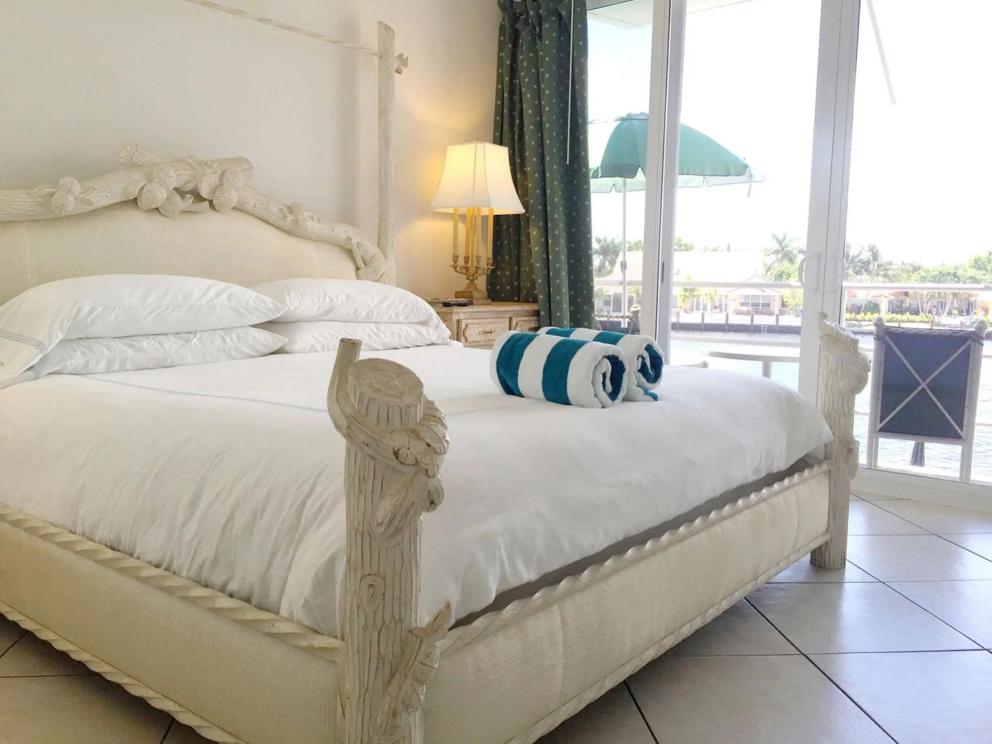 Manhattan Tower Apartment Hotel