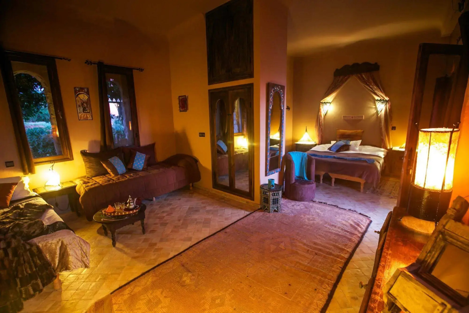 Dar Danse The Bubble On The Beach