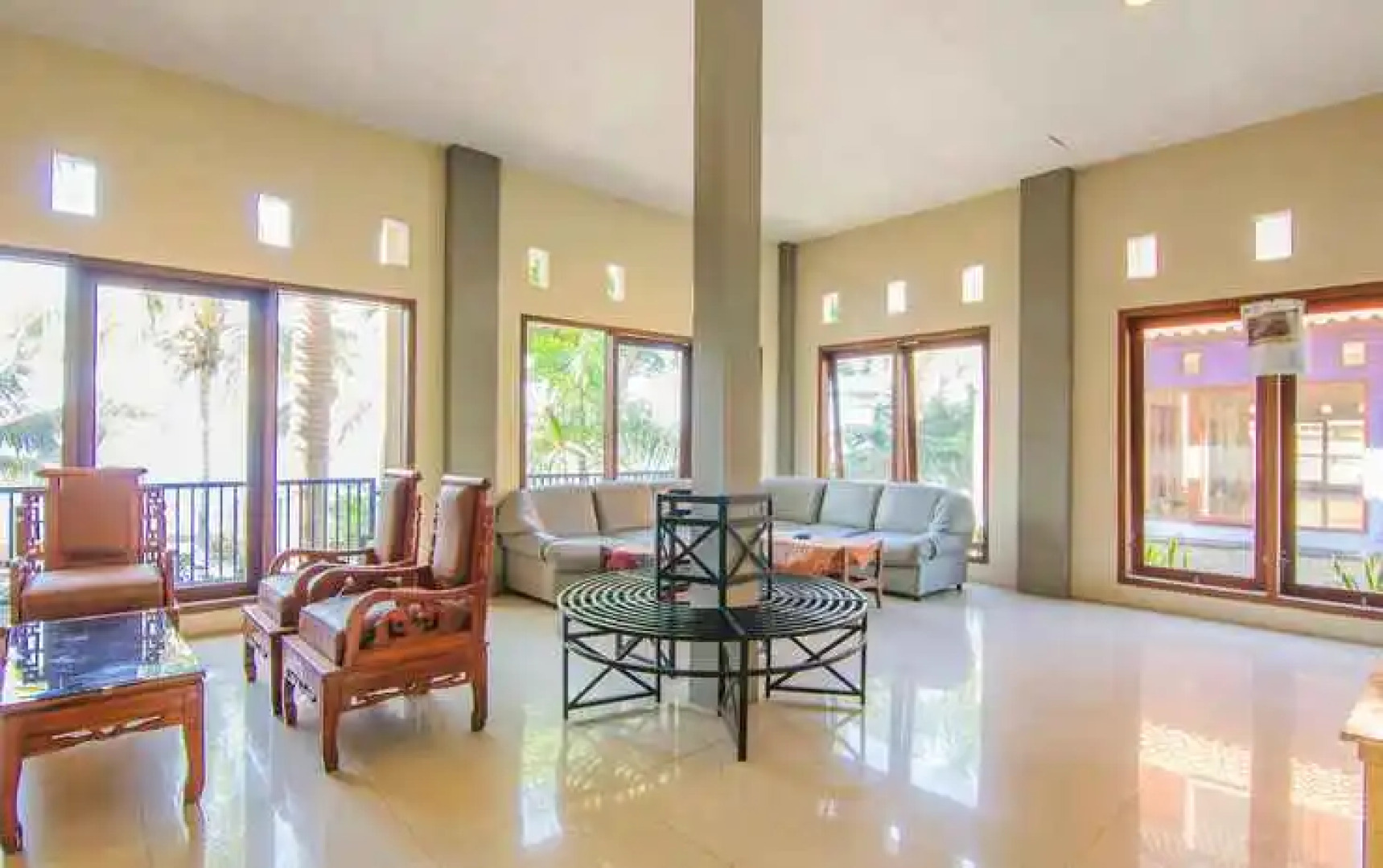 Baru Dua Beach Hotel and Restaurant