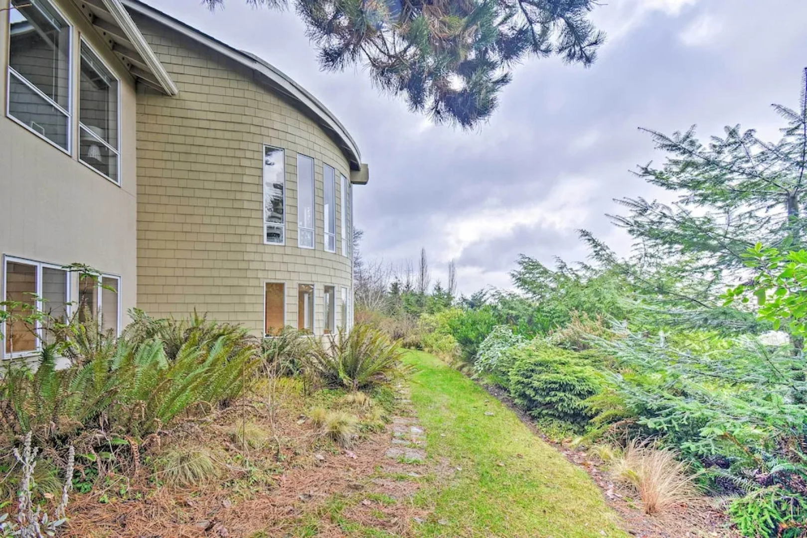 Unique Port Ludlow Home w/ 3 Decks & Hot Tub!