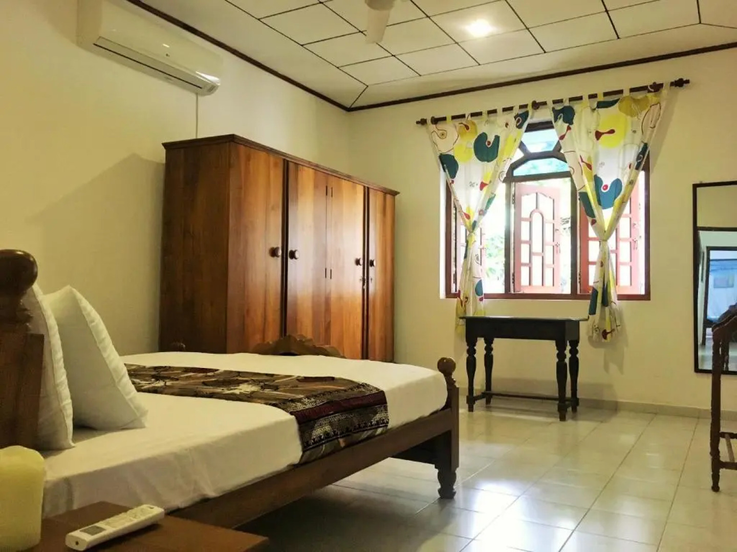 Swiss Villa Moragalla Beach