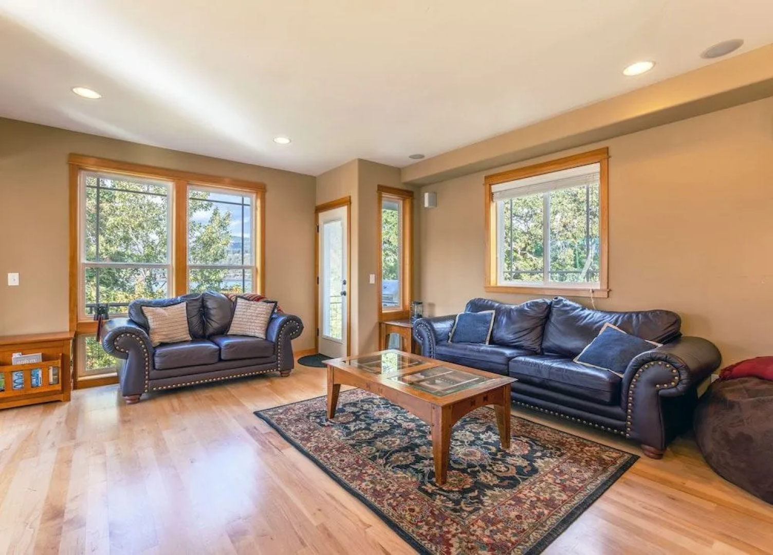 River Watch Getaway 3 Bedroom Townhouse by RedAwning