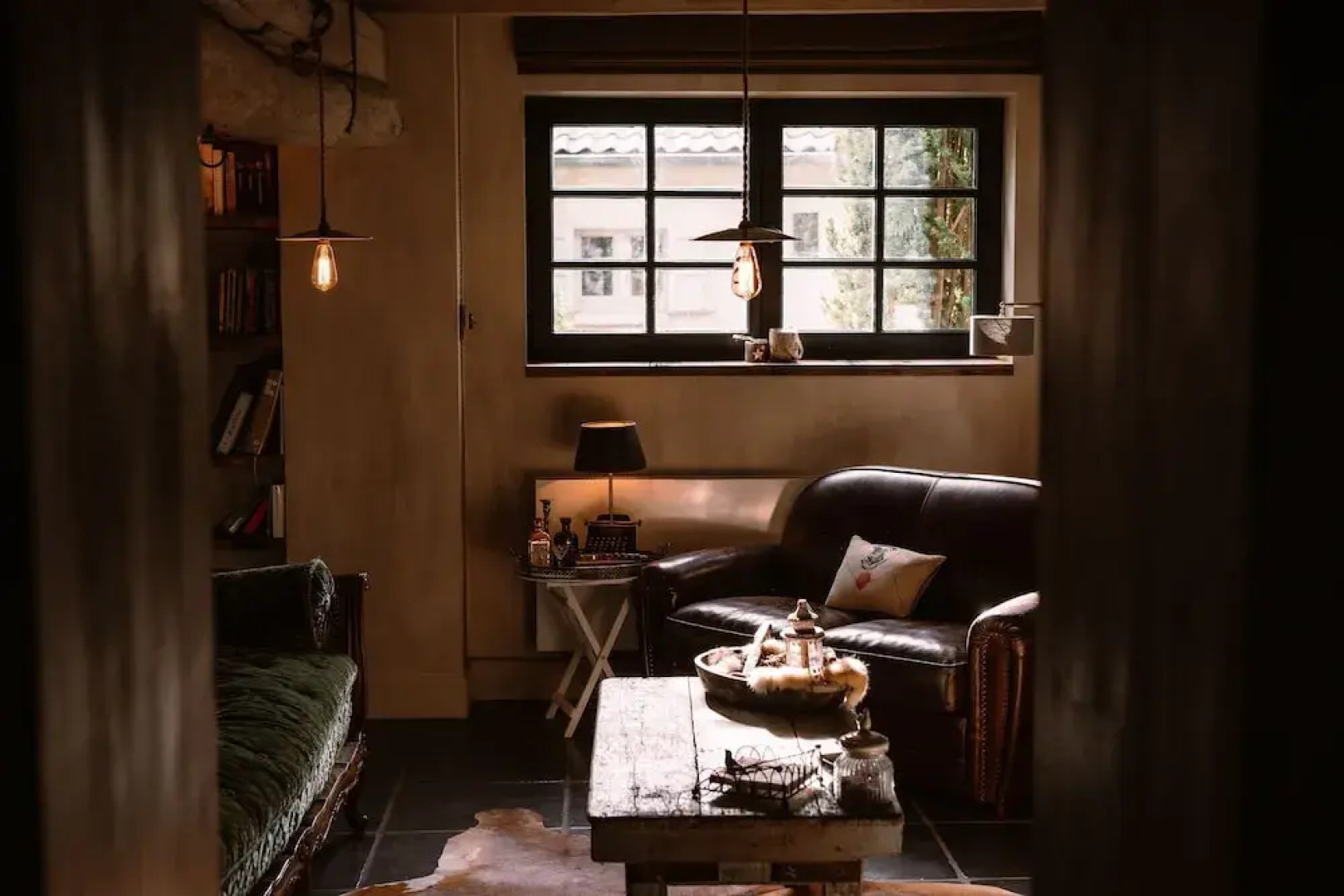 La Petite For t Antique Countryside Greenhouse