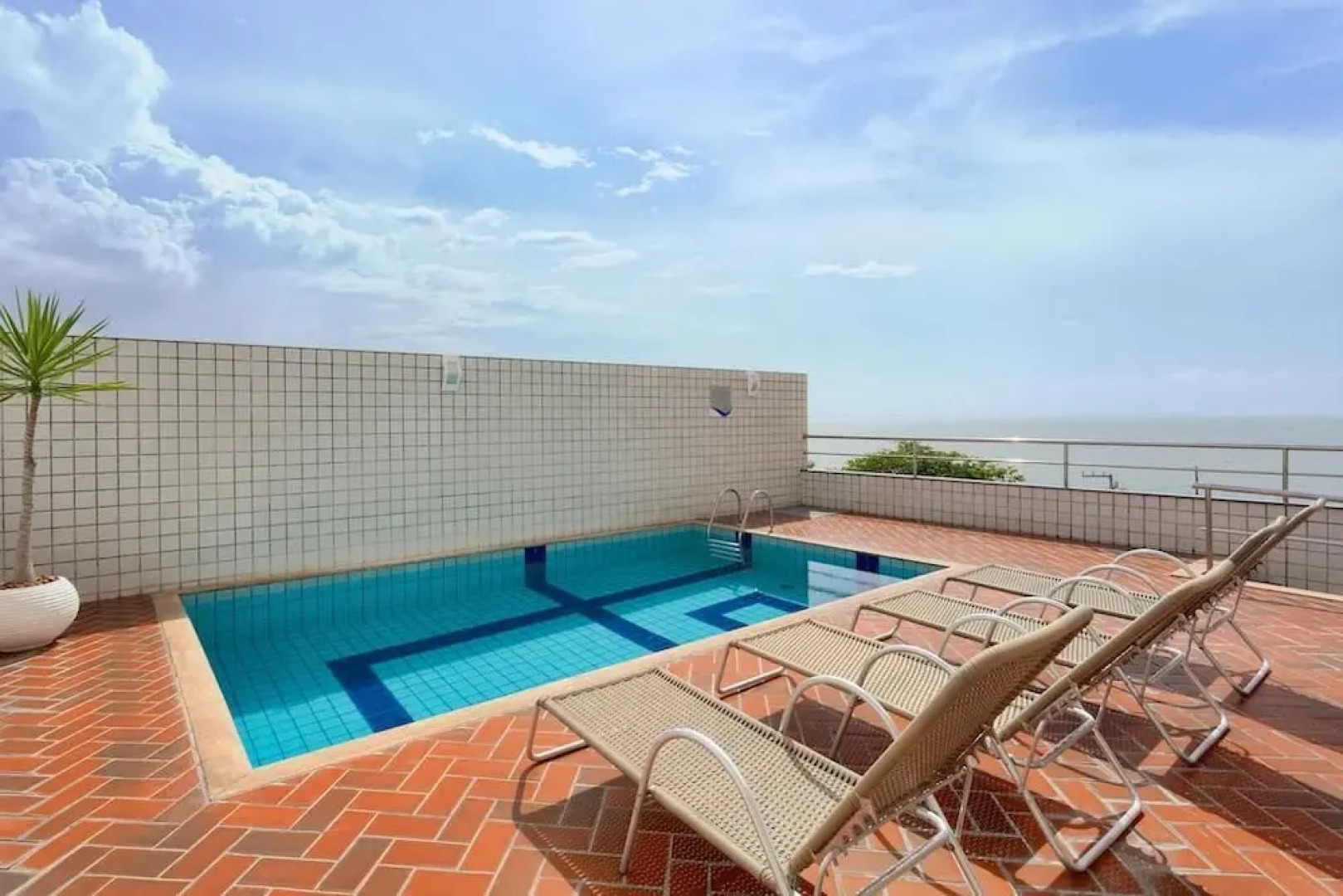 Solare Suites American