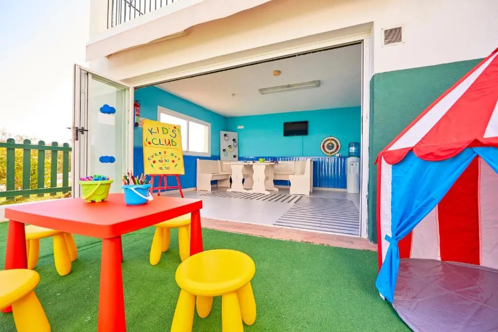 Апарт-отель Holiday Center Santa Ponsa