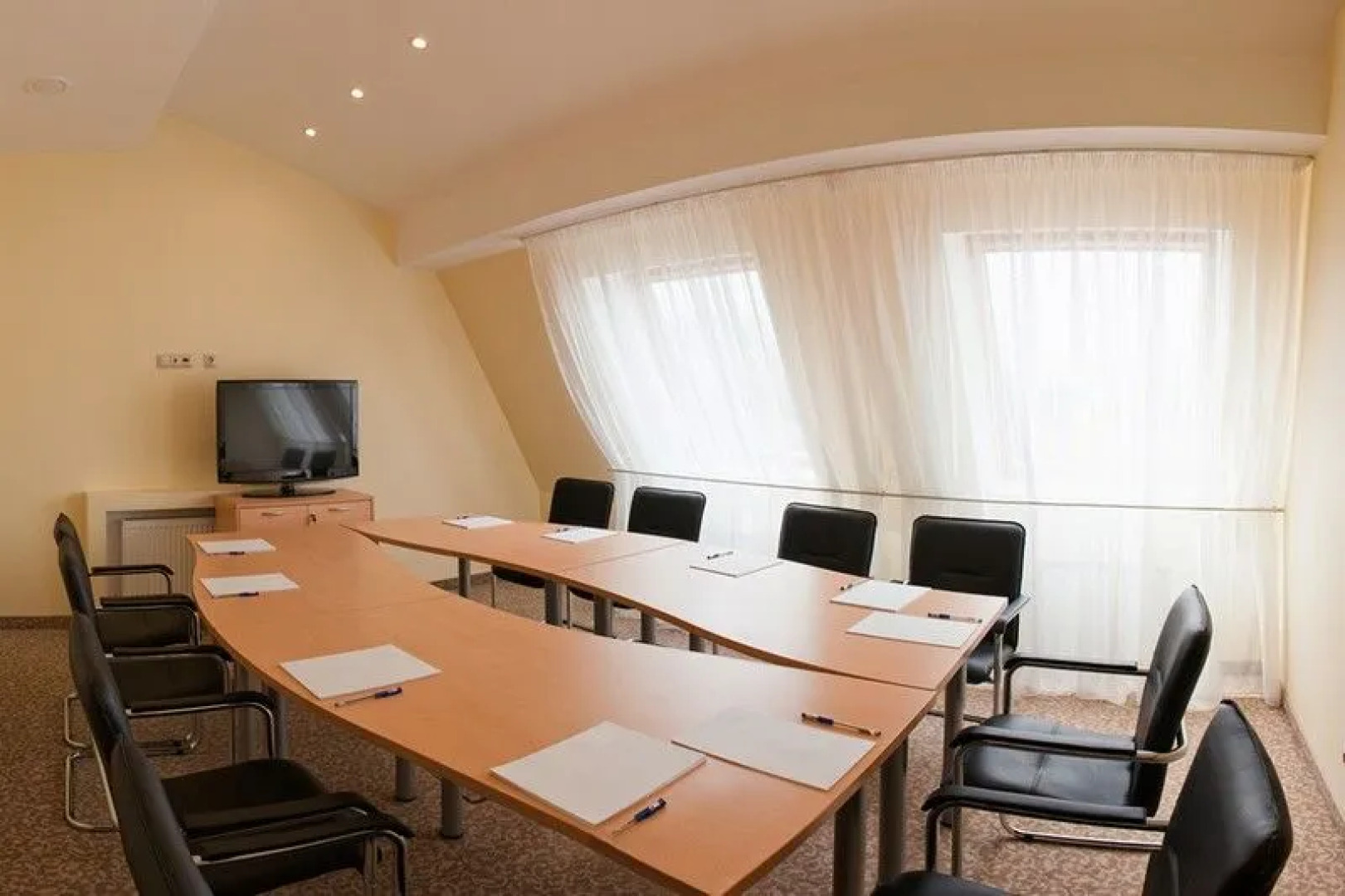 Царское подворье