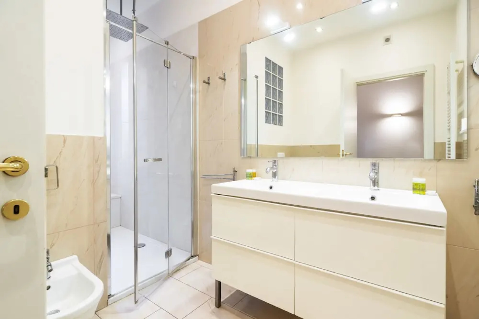 Cadorna Center Studio- Flats Collection