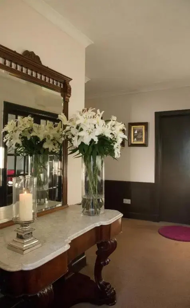 Aaron Glen Guest Apartments