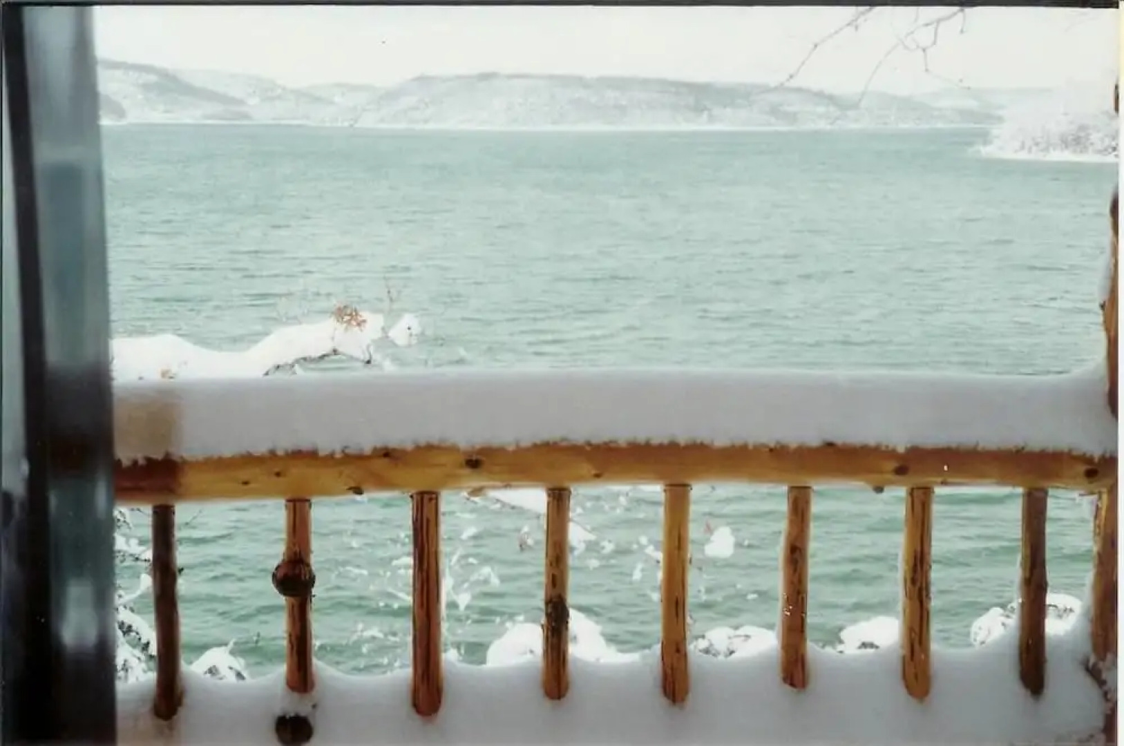 Lake Shore Cabins on Beaver Lake