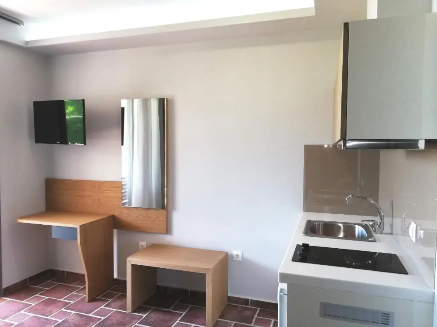 Sunshine Pool Apartment