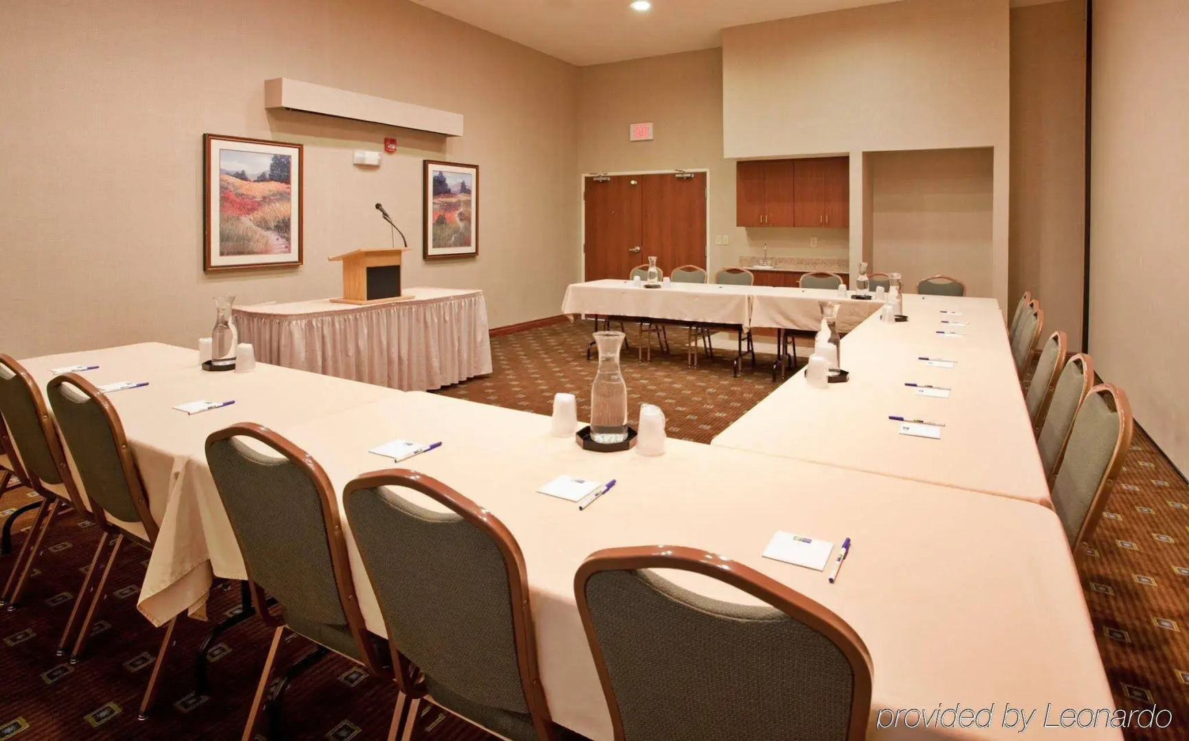 Holiday Inn Express & Suites Lawrence by IHG