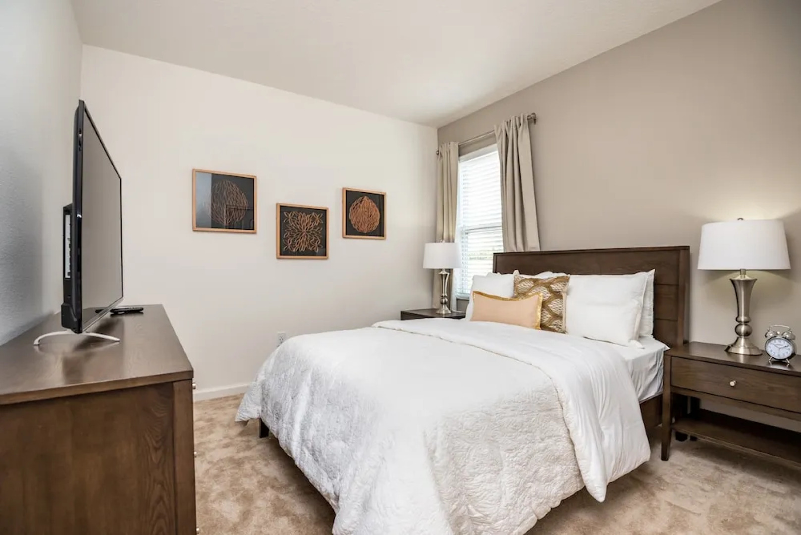 Solterra - 5212 Oakbourne Avenue