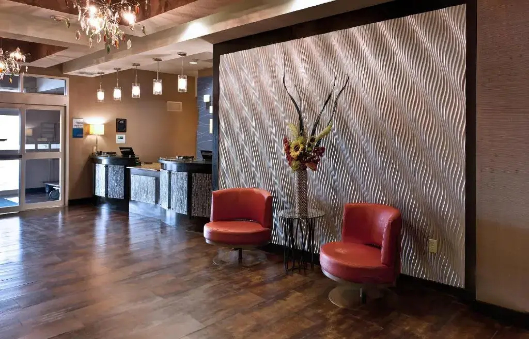Holiday Inn Express & Suites Wichita Northwest, an IHG Hotel