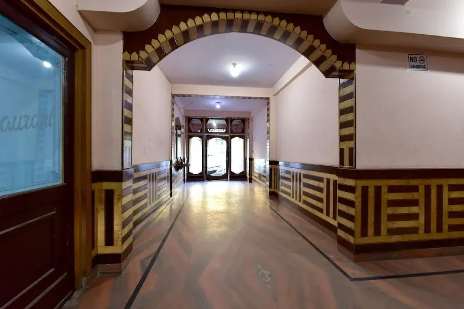 OYO 19152 Silver Face