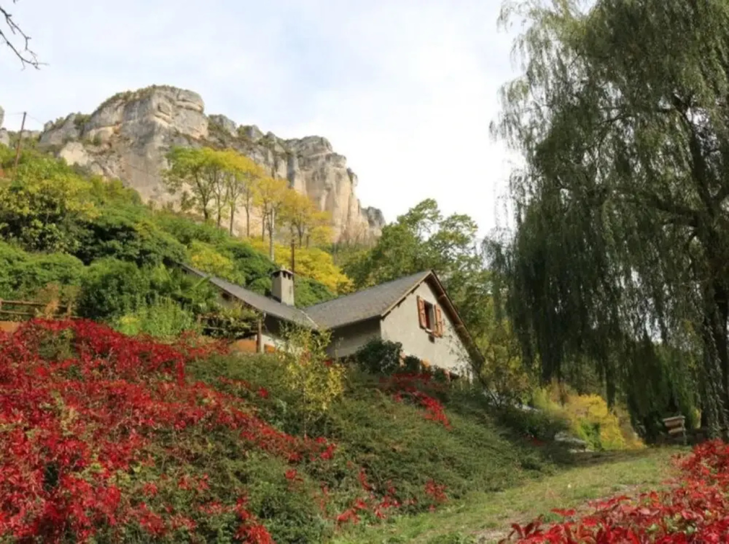 Villa With 4 Bedrooms In Saint-pierre-des-tripiers, With Wonderful Lake View, Private Pool, Furnished Garden - 41 Km From The Slopes