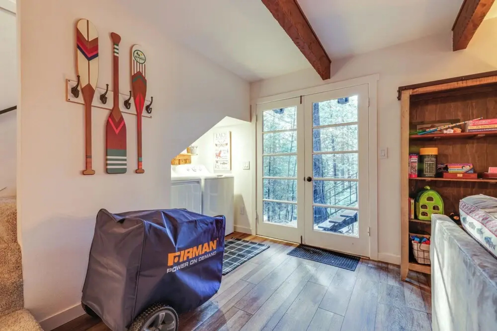 3 Mi to Calaveras Big Trees: Cabin w/ Fire Pit!