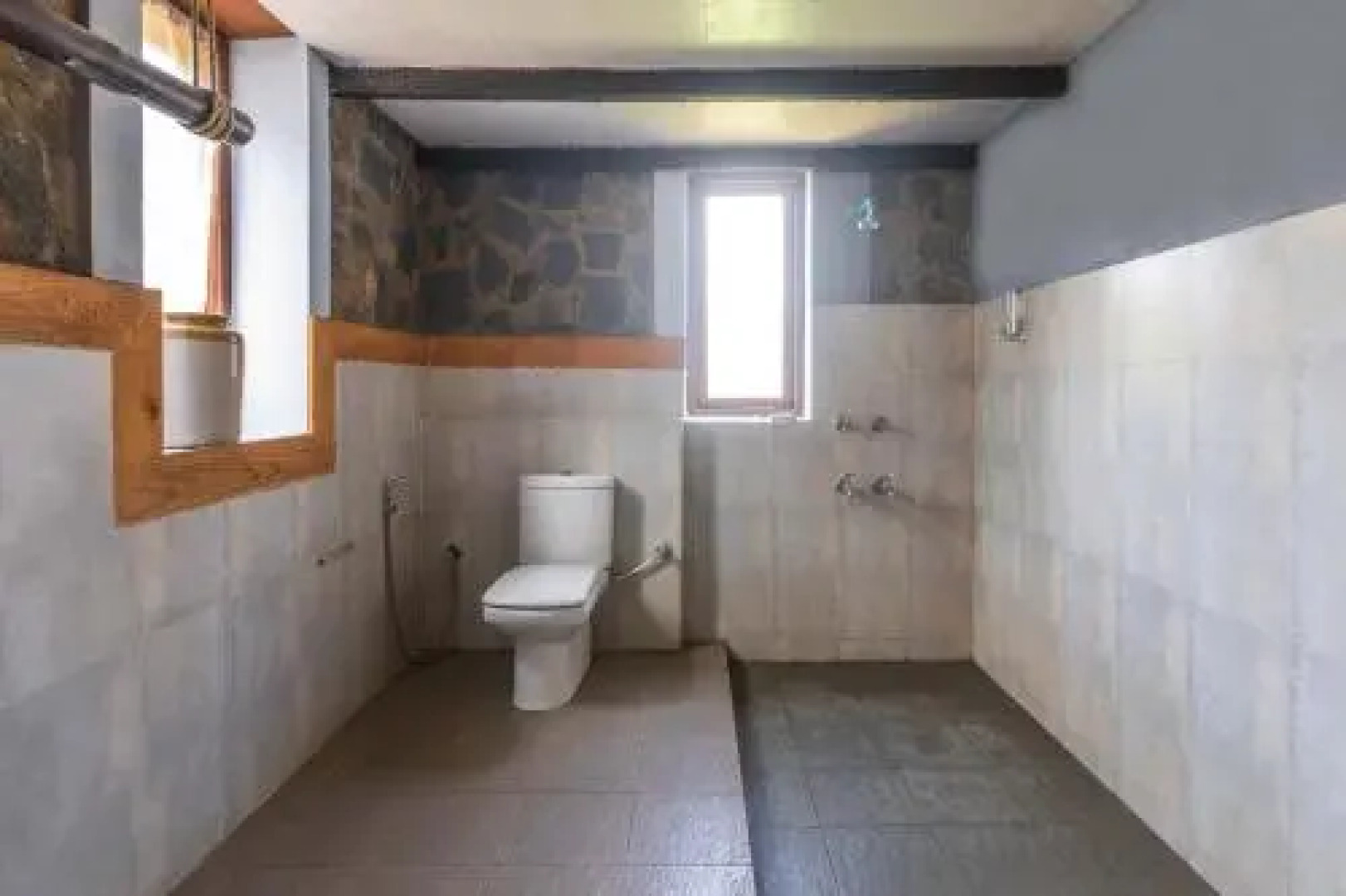 Wild Walkers by Vista Rooms