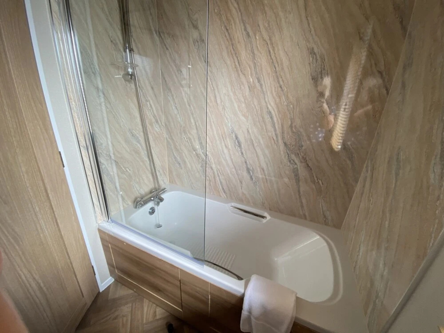 Rivendale 8 & Hot Tub 2 Bed