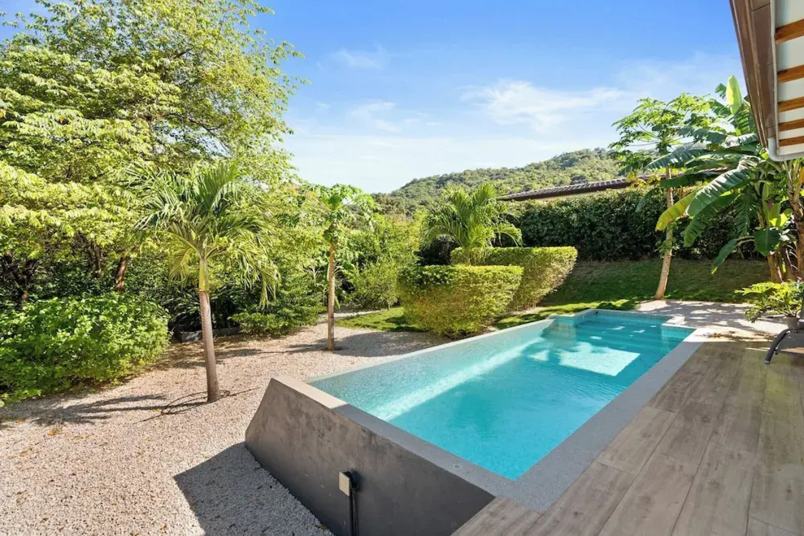 Luxurious Home with Bright, Modern Design and Private Infinity Pool in High-End Community