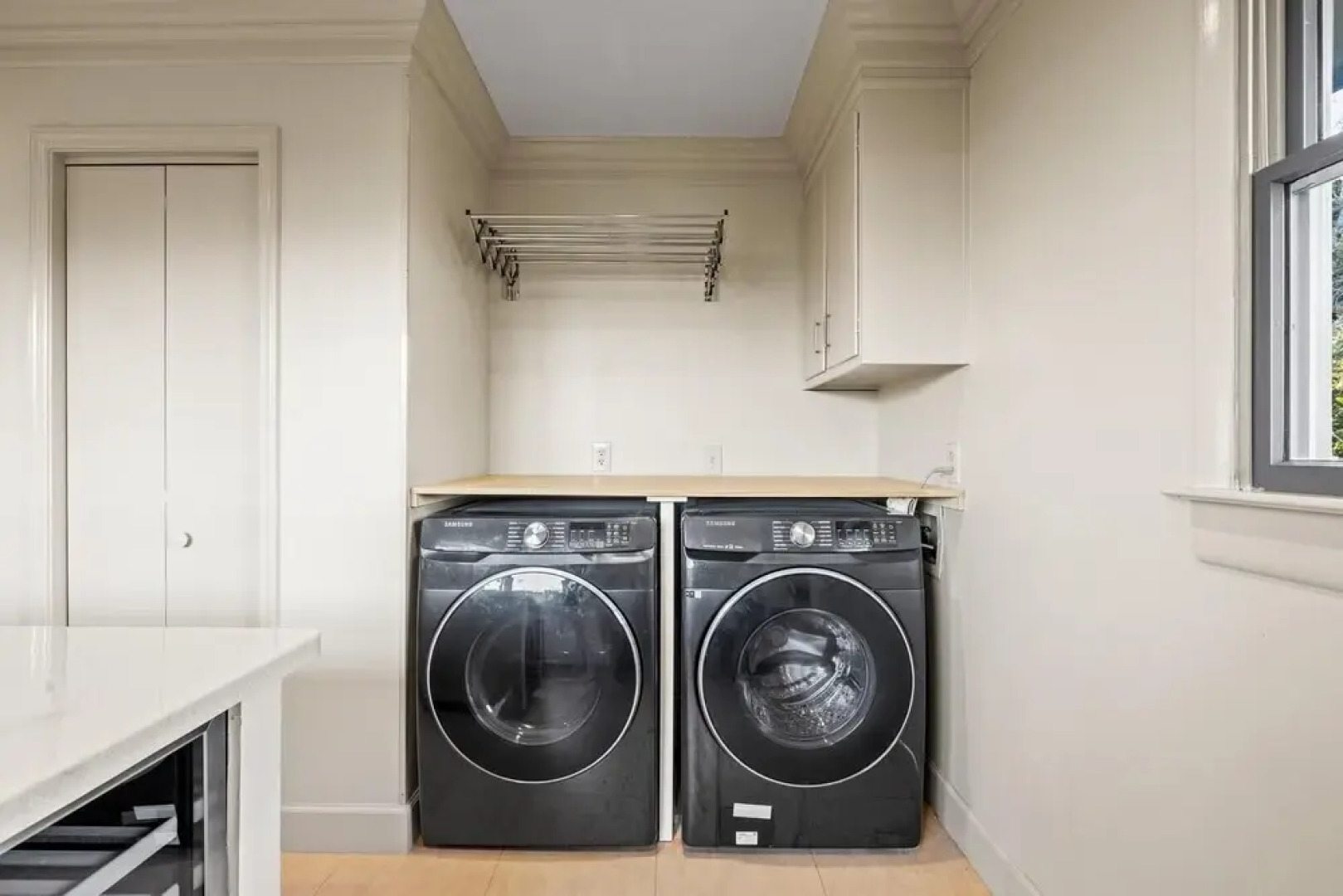 The Green Flash 4 Bedroom Home by RedAwning