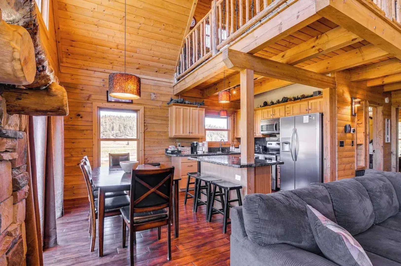 Cozy Family Cabin: Game Room, Near National Parks!