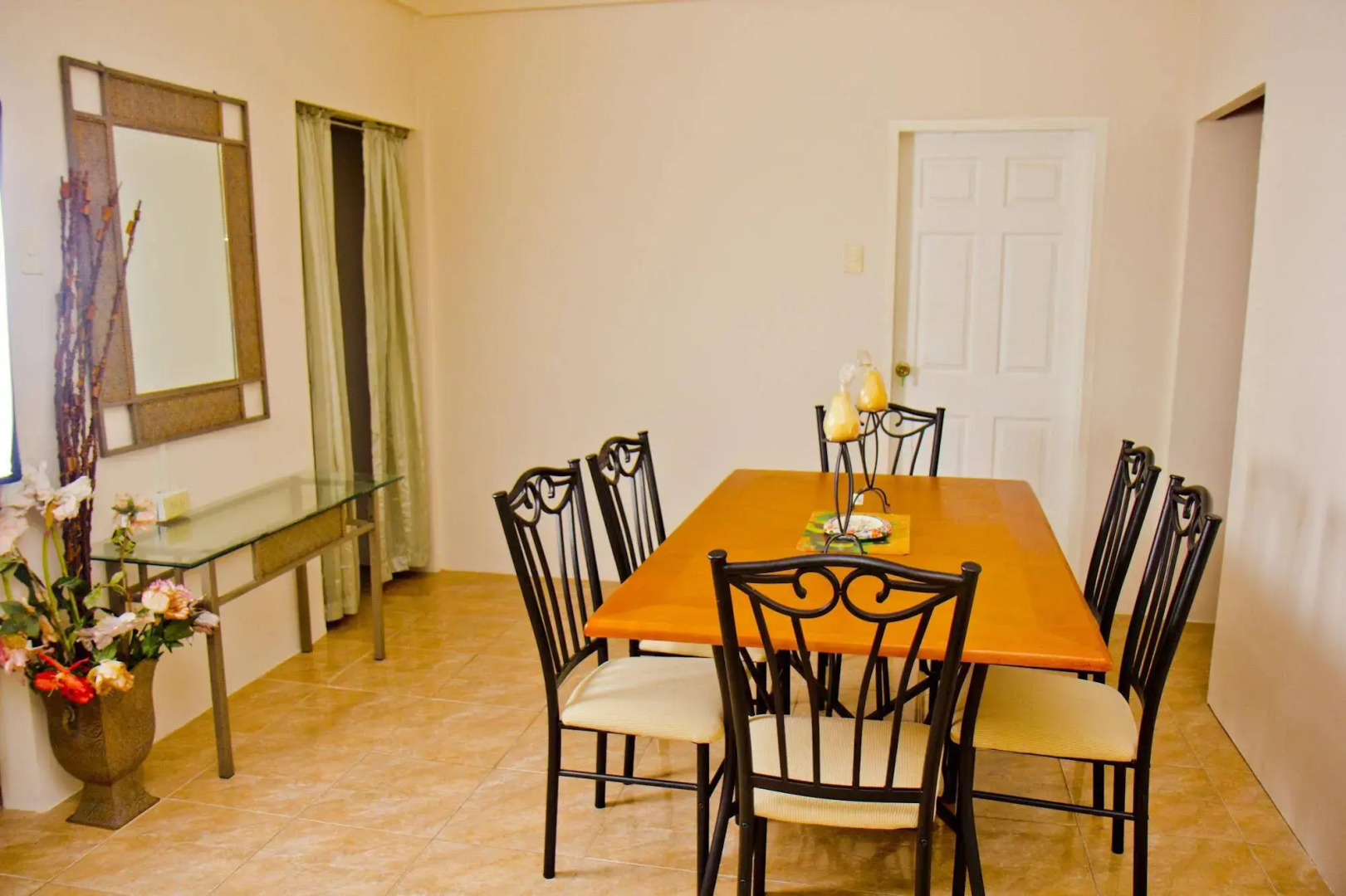 Port of Spain Breezy Guest Apartment