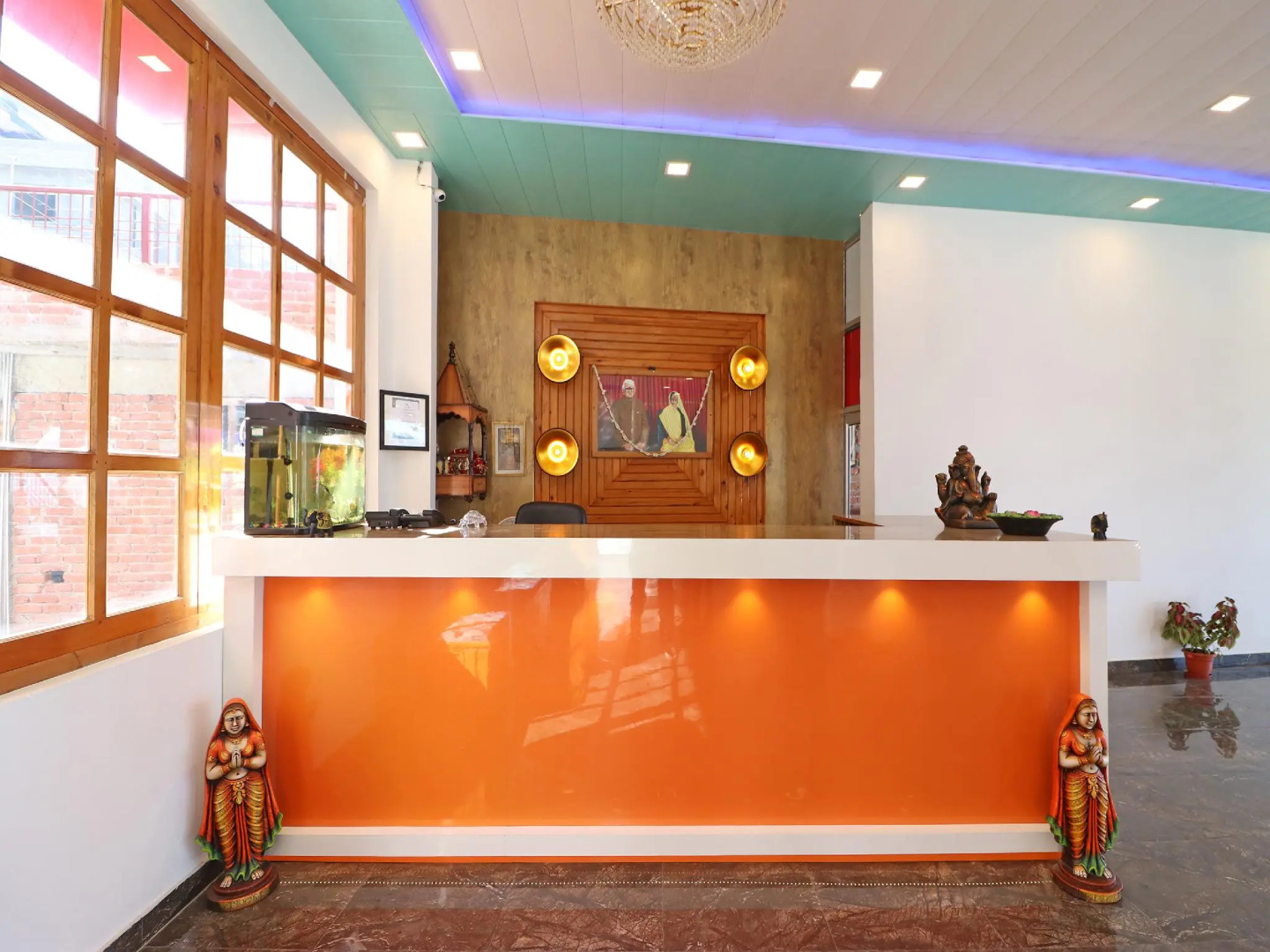 OYO 26832 Hotel Ratnodaya