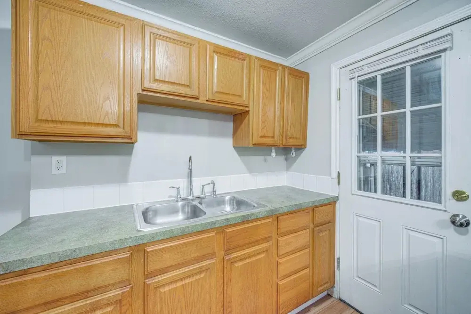 2 Mi to Lake Erie: Home w/ Yard in Euclid!