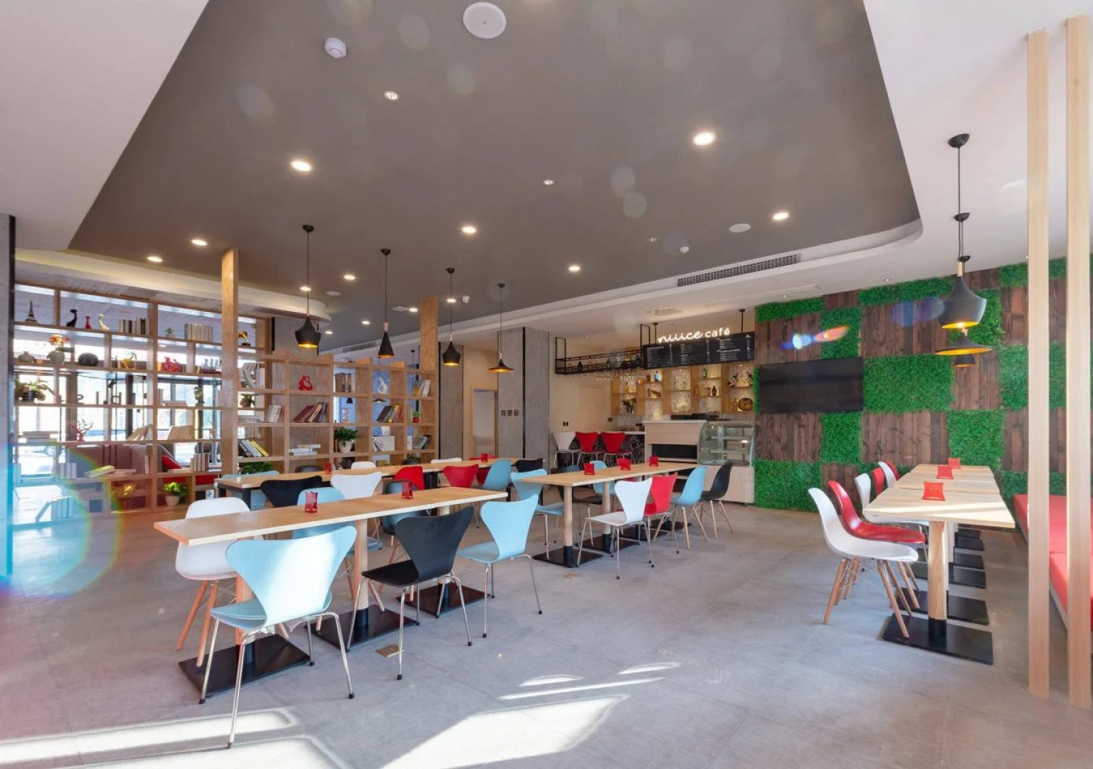 Ibis Guanyun Kowloon Port Water Street Hotel