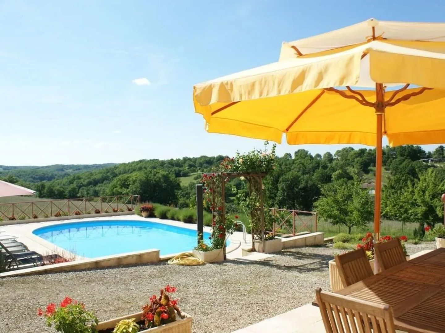 Lovely Holiday Home in Thedirac with Swimming Pool