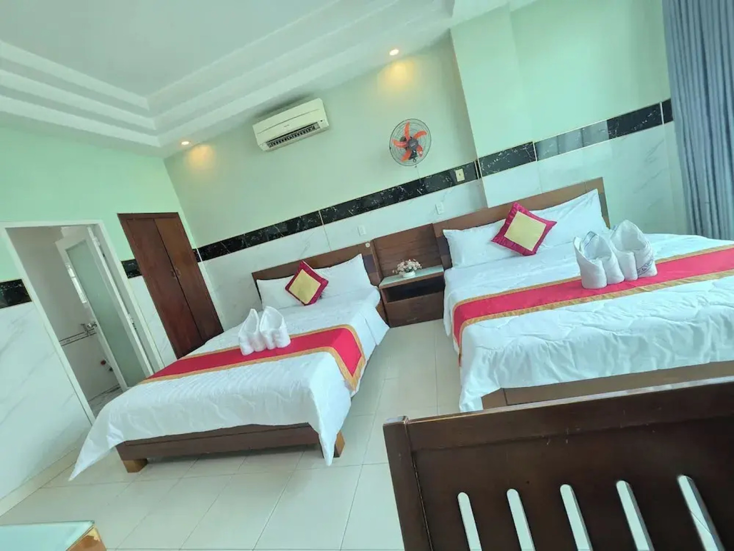 Tan Truong Son Hotel