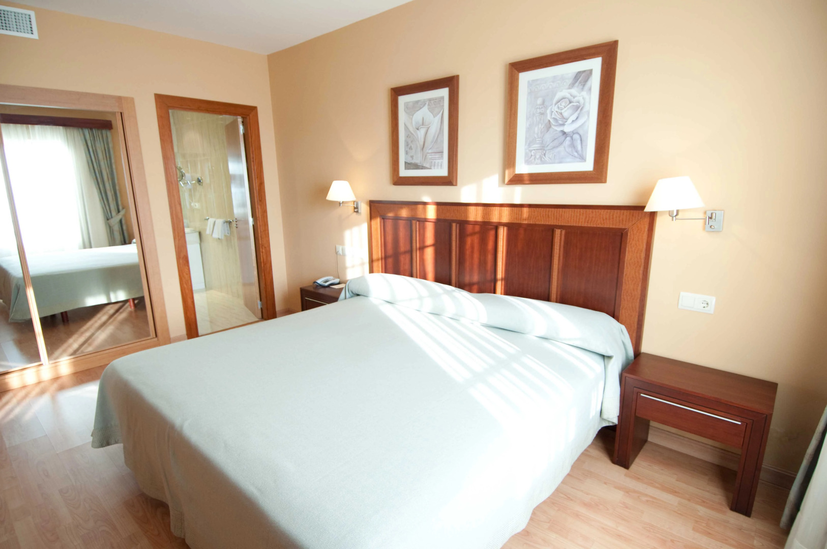 Hotel Santiago de León