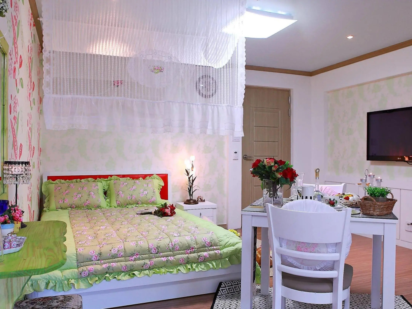 Bellus Rose Pension Hotel