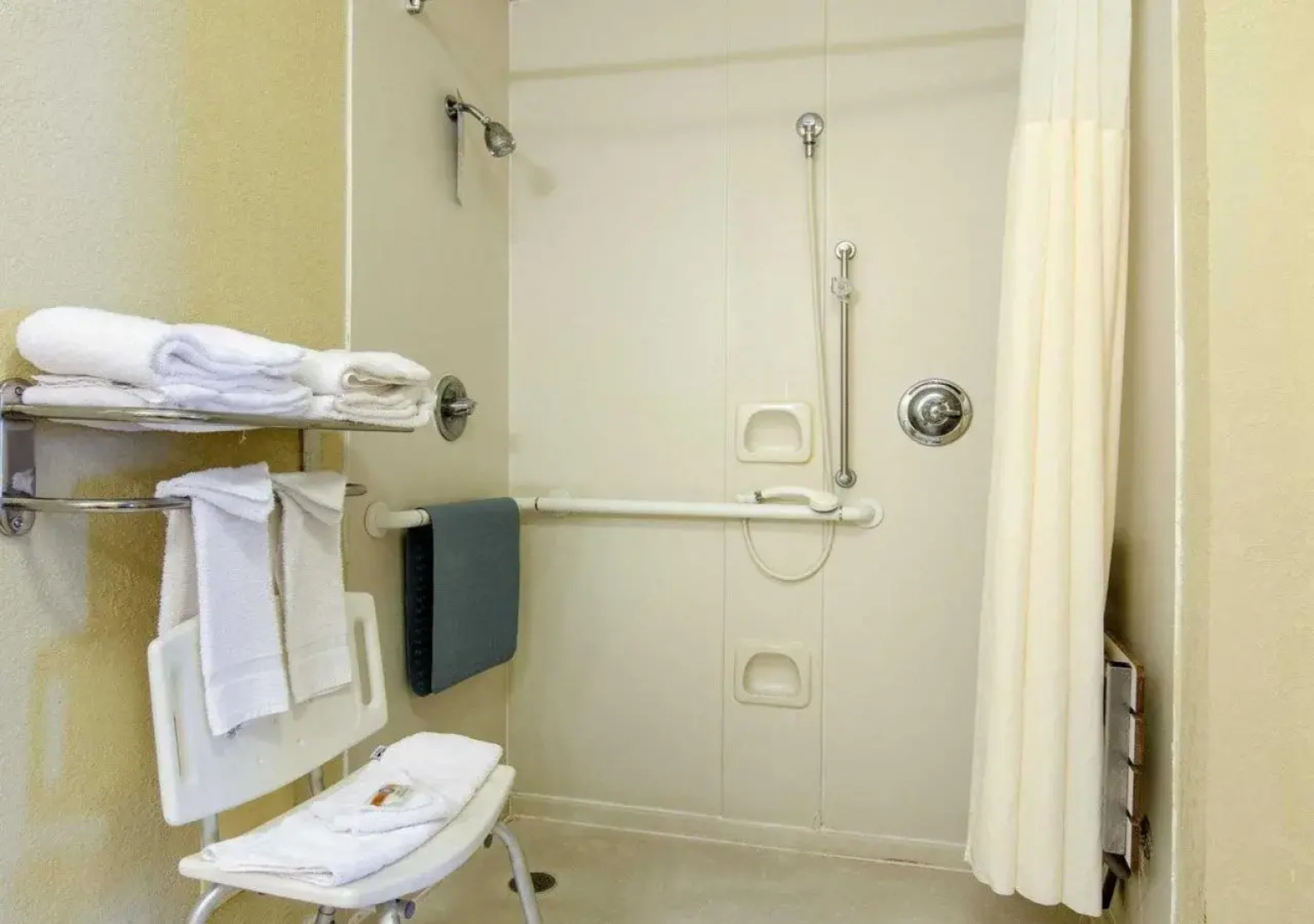 Quality Inn Merriam - Kansas City