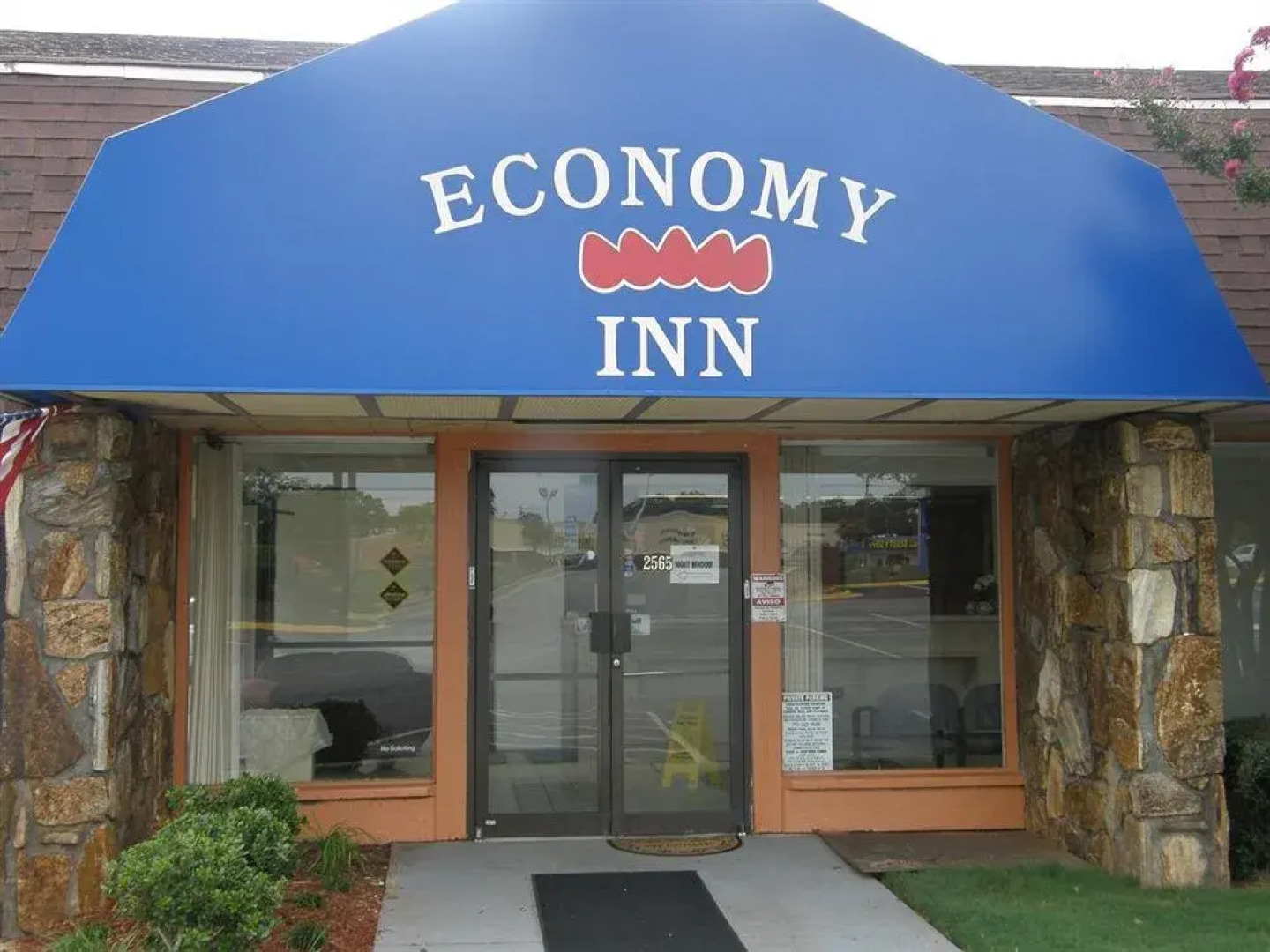 The Economy Inn - Wesley Chapel